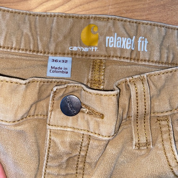 Relaxed Fit Carhartt Pants - Picture 2 of 3